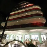 Boutique Paradiso Bovelacci 5* 밀라노마리티마