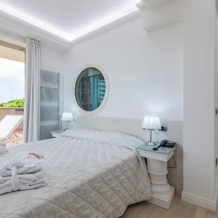 Boutique Paradiso Bovelacci Отель Морской Милан